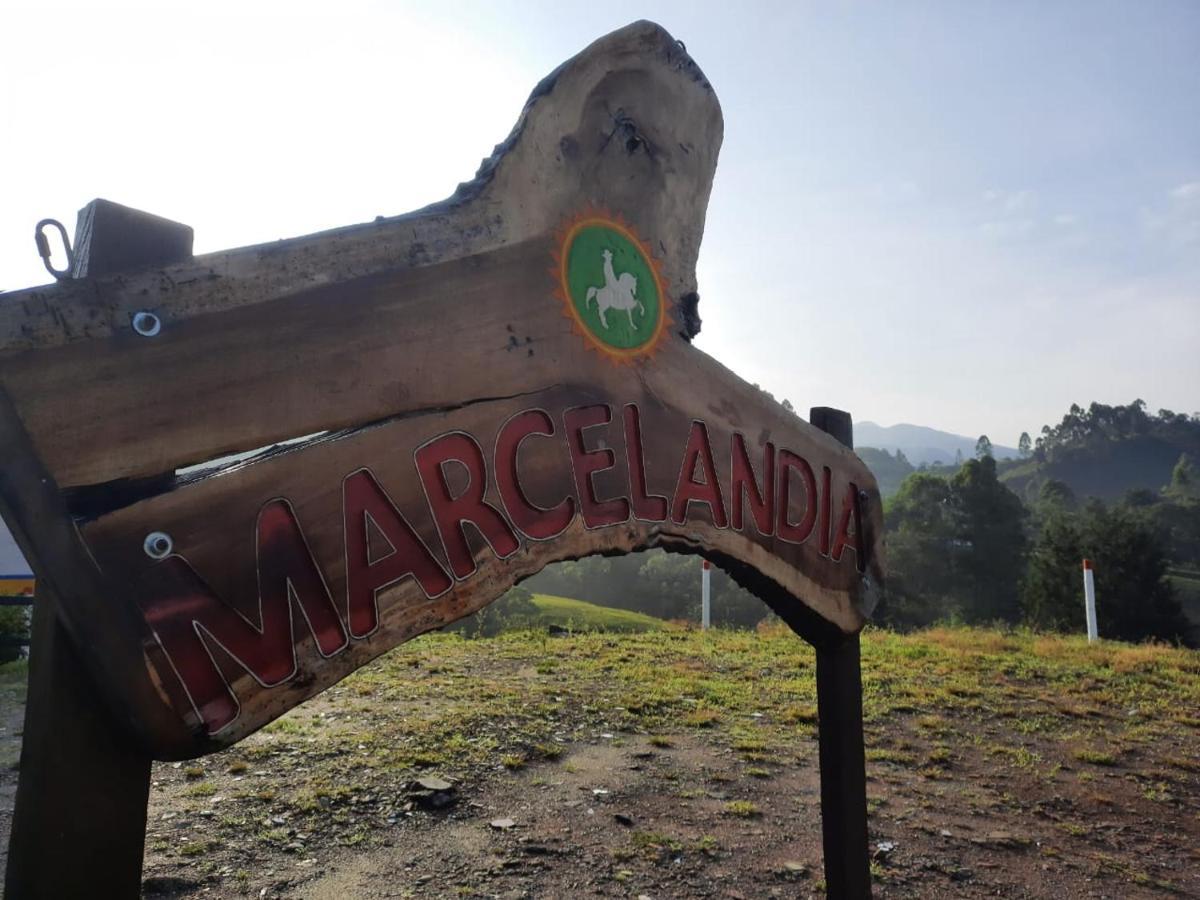 Finca Recreacional Marcelandia 圣罗莎德卡瓦尔 外观 照片