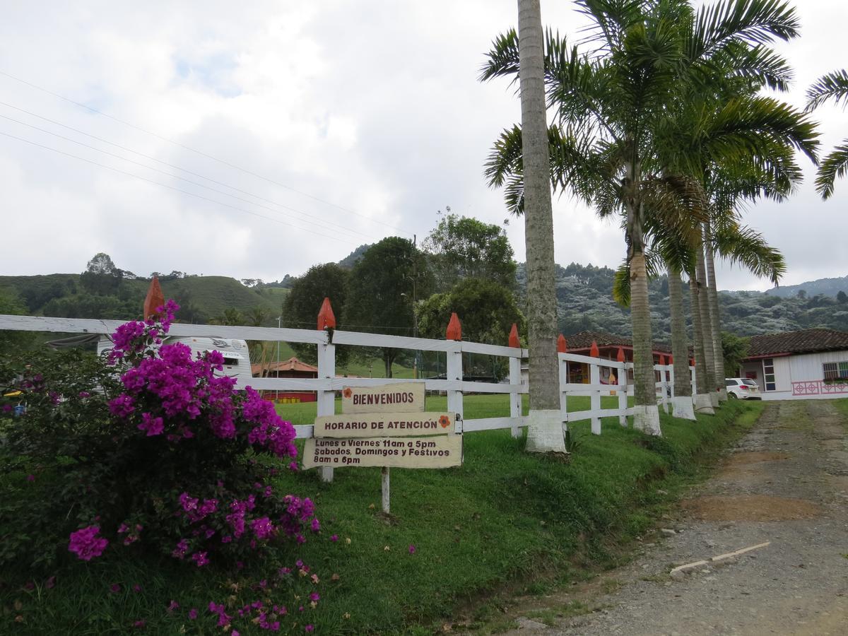 Finca Recreacional Marcelandia 圣罗莎德卡瓦尔 外观 照片